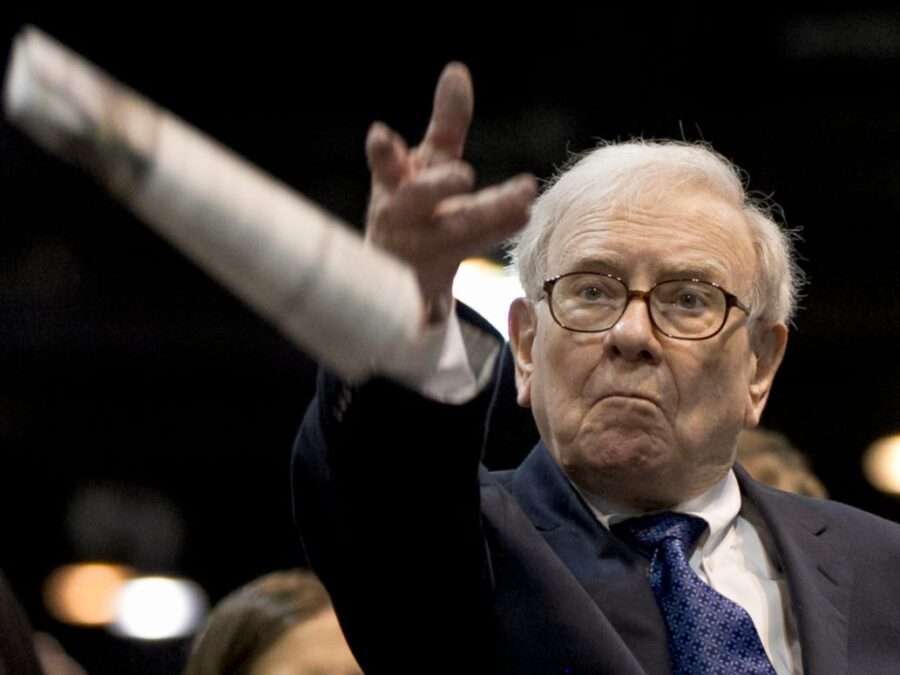 Buffett Dumps Nearly Half His HP Stocks Stake, Cashing Out $1.3 Billion