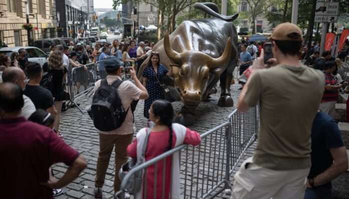 Bulls Charge Back: Stocks, Bonds Rally on 'Soft Landing' Hopes