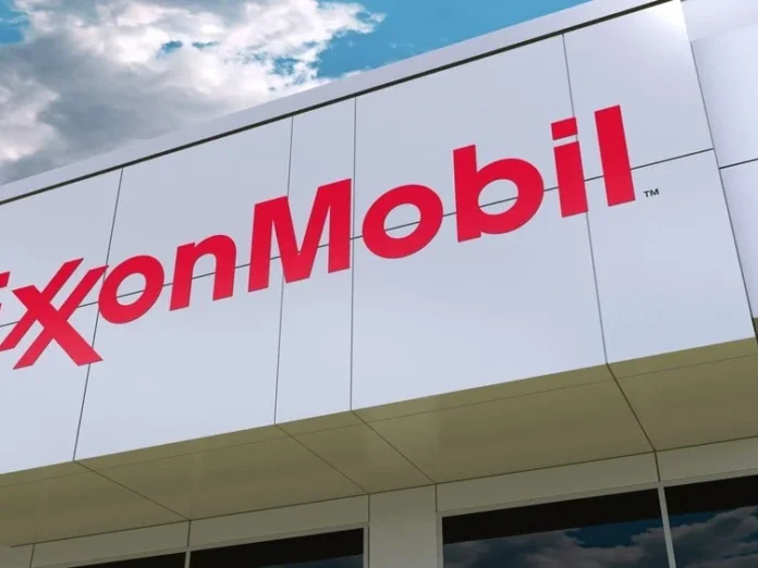 The Oil Giant Making Waves: Why ExxonMobil is My Top Dividend Pick for 2024