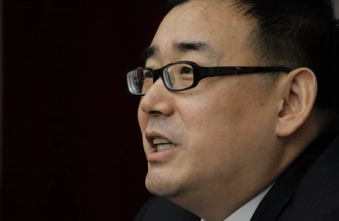 Chinese Court Gives Death Sentence to Australian Writer Yang Hengjun