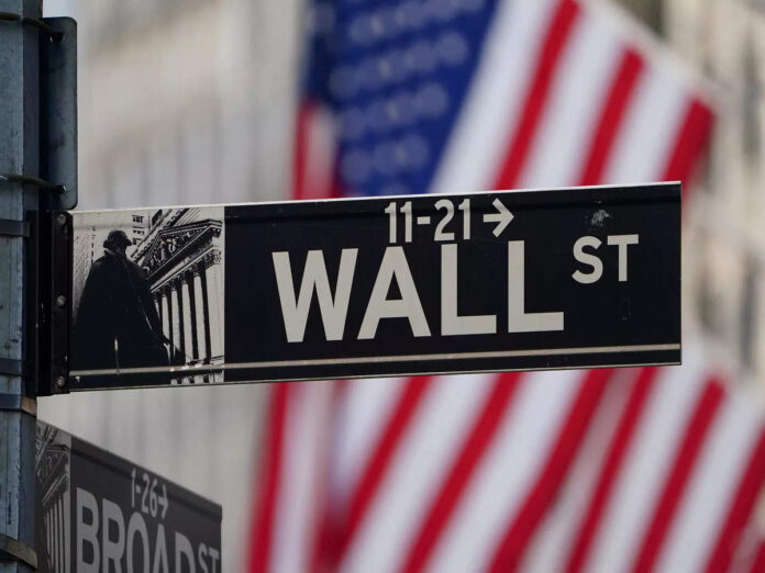 Wall Street Waits: Stocks Flat as Earnings, Inflation Numbers Looming