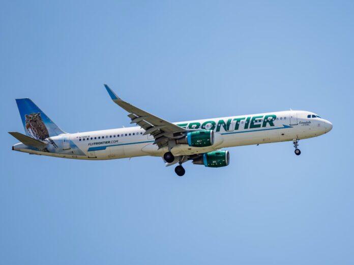 Miami International Airport: Collision between American Airlines Boeing 777 and Frontier Airlines Airbus A321