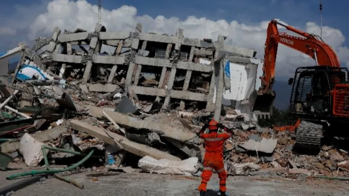 Massive 6.6 Magnitude Quake Jolts Eastern Indonesia, No Tsunami Threat