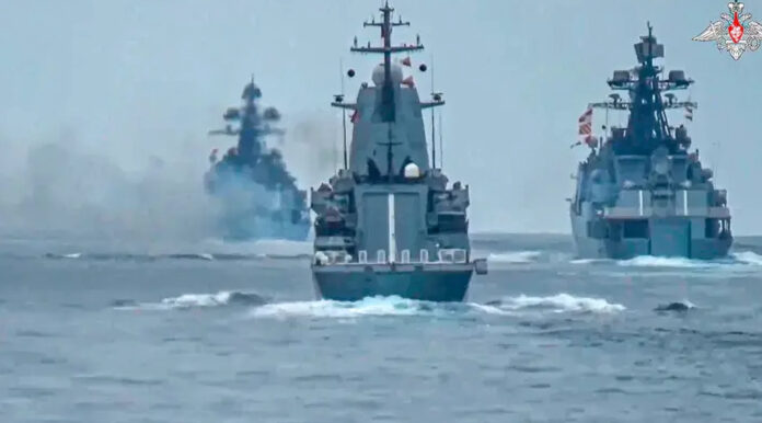 Several Russian Warships Enter Red Sea: What's Behind This Move?