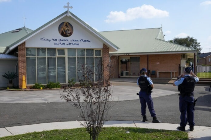 Australian Teenager Is Charged With Terrorism in Stabbings at Sydney Church