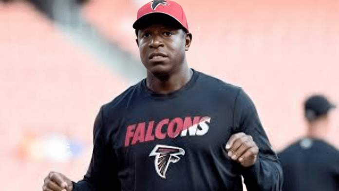Falcons' Raheem Morris: 'Never a right time' to tell QB you're drafting his replacement