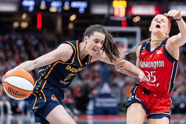 How Many Points Did Caitlin Clark Score? Fever Rookie Shines with Double-Double in Battle Against Mystics