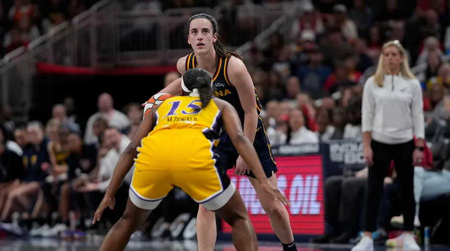 Caitlin Clark Breaks Records and Ankles, But Not the Fever’s Losing Streak – A Night of Twists, Turns, and What-Ifs