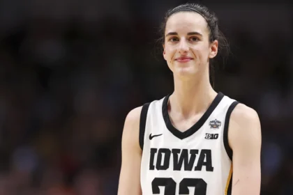 https://www.theguardian.com/sport/article/2024/aug/19/caitlin-clark-breaks-wnba-rookie-assist-record-as-fever-continue-playoff-push#img-1