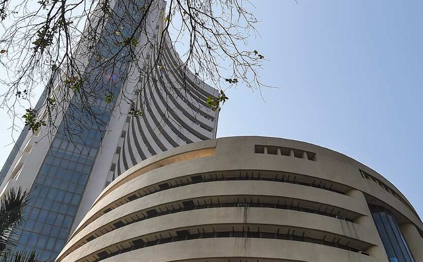 Stock Market Today: Sensex Dips 96 Points, Nifty Slips Below 22,100 Amid Global Trade Tensions and FPI Outflows